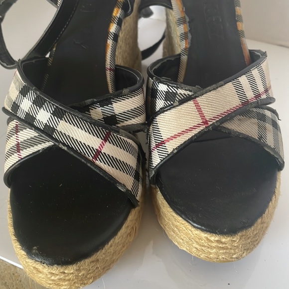 Authentic Burberry Wedges. - Picture 15 of 16